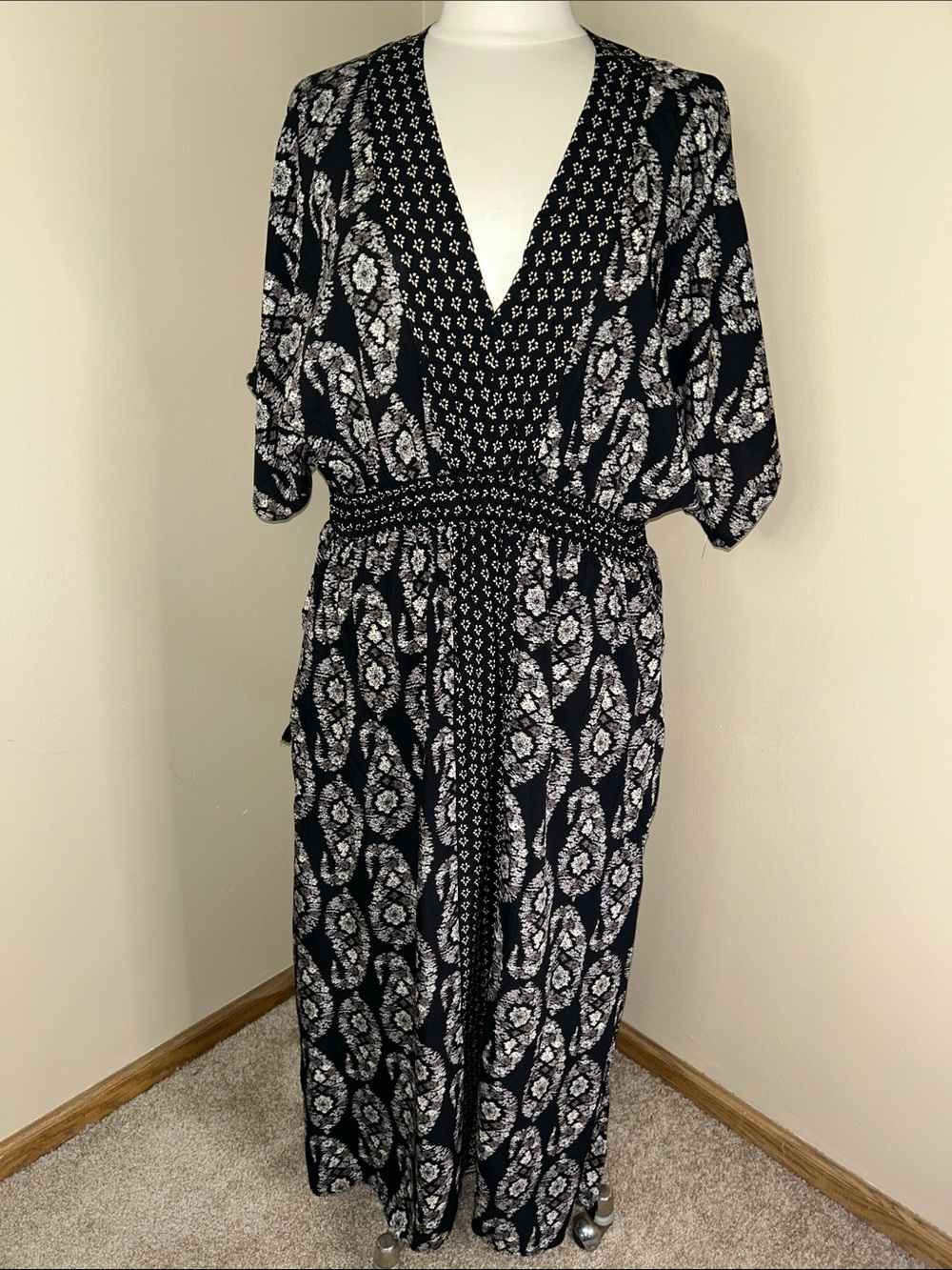 Black and White Printed Maxi Dress with V-Neck